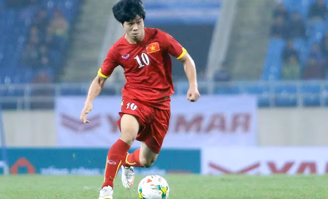 Tại Việt Nam, Công Phượng được gọi là "Messi phố Núi" bởi anh đang thi đấu cho CLB phố Núi là Hoàng Anh Gia Lai.