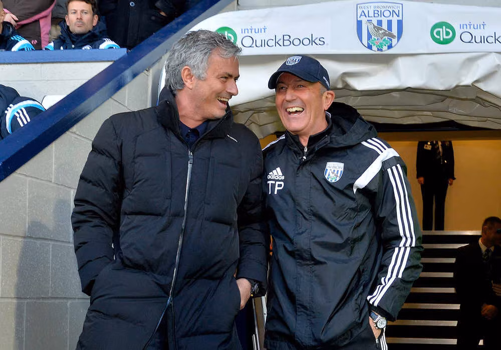 Hai nhà cầm quân này đã có bốn lần gặp gỡ trực tiếp và chỉ một lần Jose Mourinho hưởng niềm vui chiến thắng. Trong ba trận còn lại thì đã có hai chiến thắng dành cho Pulis.