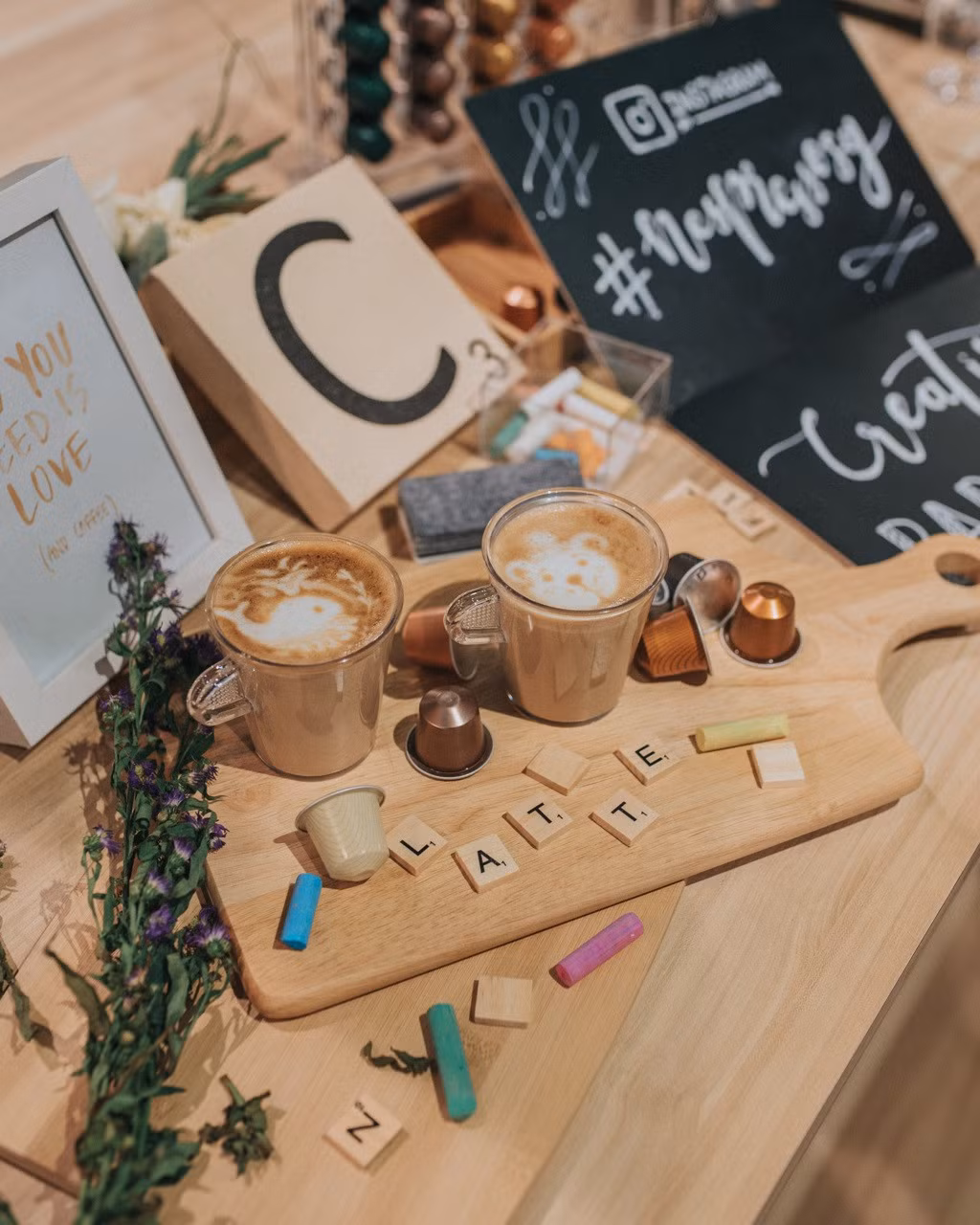 Tác phẩm của Tan được trưng bày tại Lễ hội cà phê Singapore.