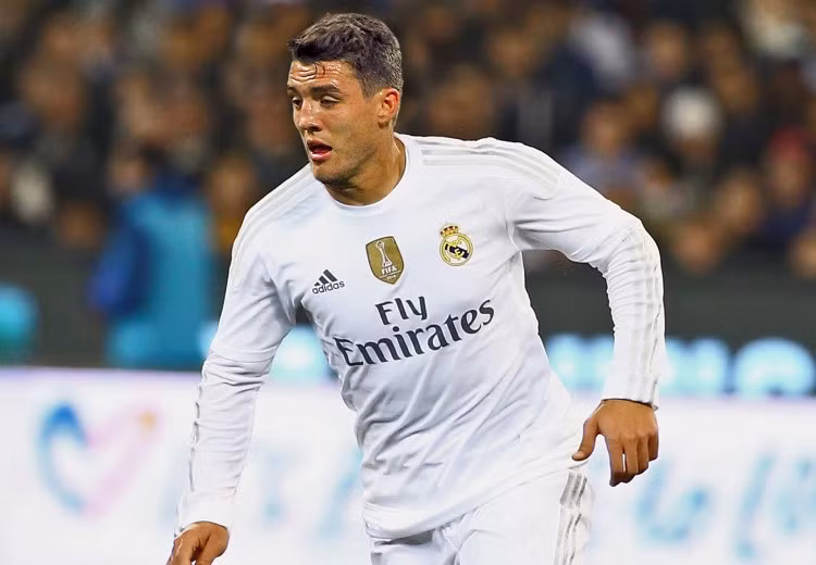 Real từ chối tất cả lời đề nghị cho Kovacic: Real từng từ chối lời đề nghị trị giá 75 triệu euro dành cho tiền vệ Mateo Kovacic của Juventus và cả Tottenham. Phía nhà ĐKVĐ Champions League và La Liga cũng tuyên bố không cho mượn cầu thủ 23 tuổi, và coi anh là một phần quan trọng cho những kế hoạch của đội bóng. Ảnh: Marca