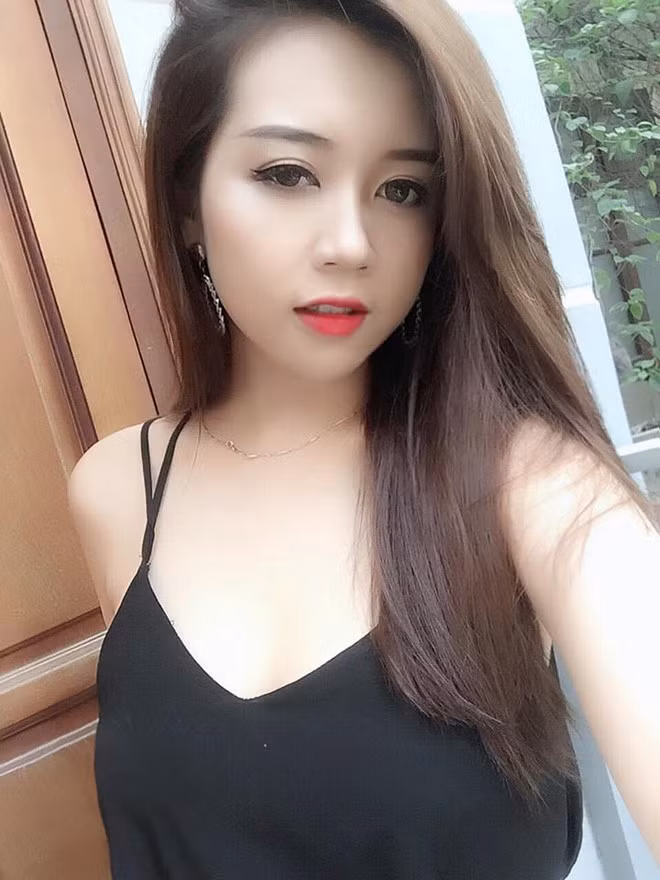 Ngay sau khi đoạn clip được chia sẻ, cô gái bị "tố" quỵt tiền xe ôm đã phải hứng chịu rất nhiều lời chỉ trích từ phía người xem. Tuy nhiên sự thật lại không phải như những gì người ta thấy qua bài chia sẻ trên.