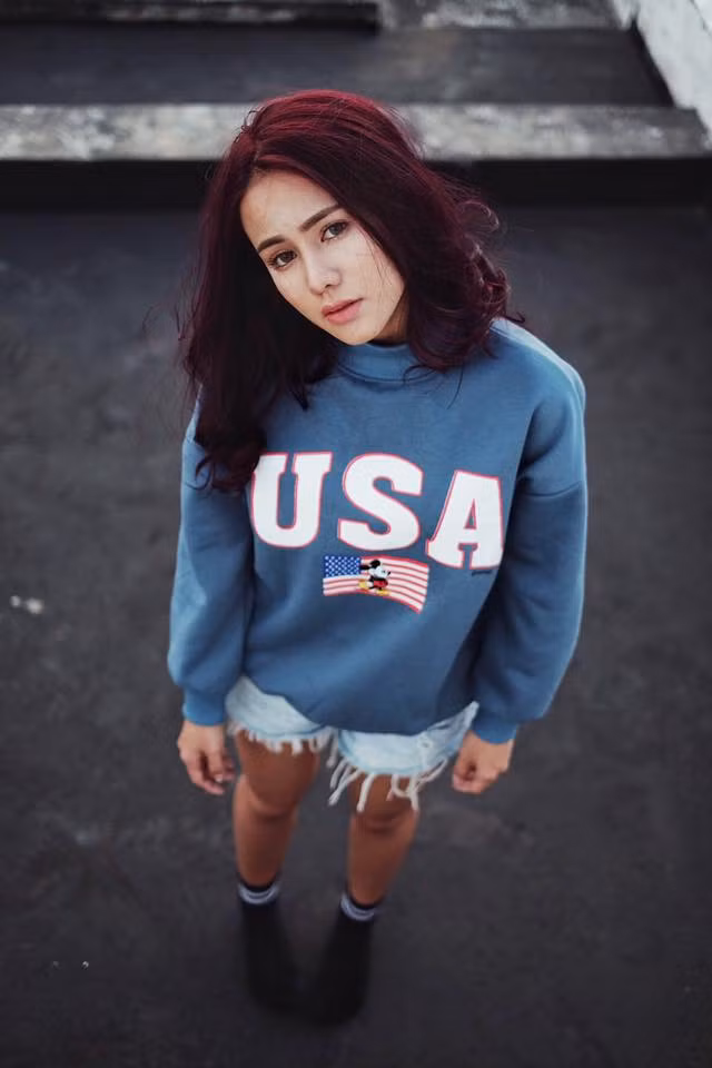 Với guu thời trang biến hóa cùng những biểu cảm vô cùng tốt, dường như việc chọn con đường người mẫu ảnh là lựa chọn hoàn toàn chính xác của cô nàng sinh năm 1993 này.