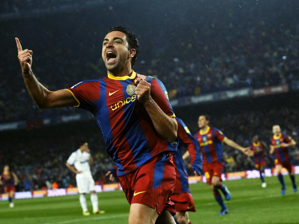 Xavi (Barcelona) là người đang giữ kỉ lục về số lần ra sân trong những trận El Clasico với 41 lần. Anh được ví như ông chủ của khu trung tuyến nhờ lối chơi tinh quái và những pha chuyền bóng sắc lẹm.