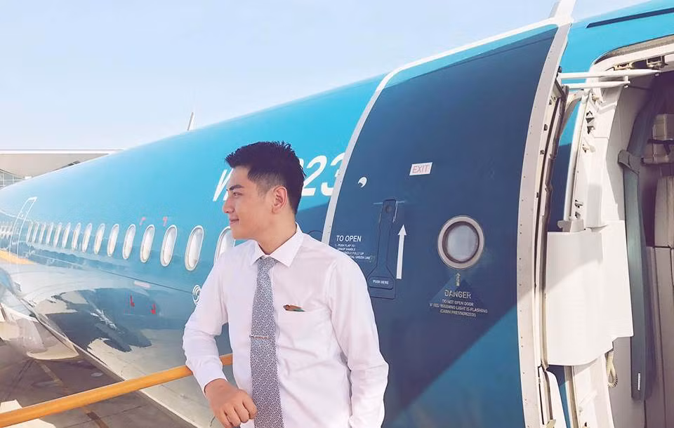 Chia sẻ về những ngày trước đây của mình, Nguyễn Khôi từng theo học lớp chuyên Văn từ bé, có chút năng khiếu về hội họa nhưng không đủ can đảm theo được đam mê.