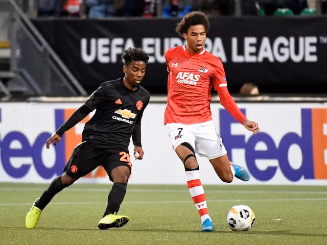 Theo Mundo Deportivo, Barcelona đang rất quan tâm đến Calvin Stengs, sao trẻ thi đấu cho CLB AZ Alkmaar. Cầu thủ 20 tuổi này đã ghi đến 9 bàn thắng và kiến tạo 10 lần sau 23 trận ra sân cho đội bóng đến từ Hà Lan, thể hiện một tiềm năng phát triển rất lớn.