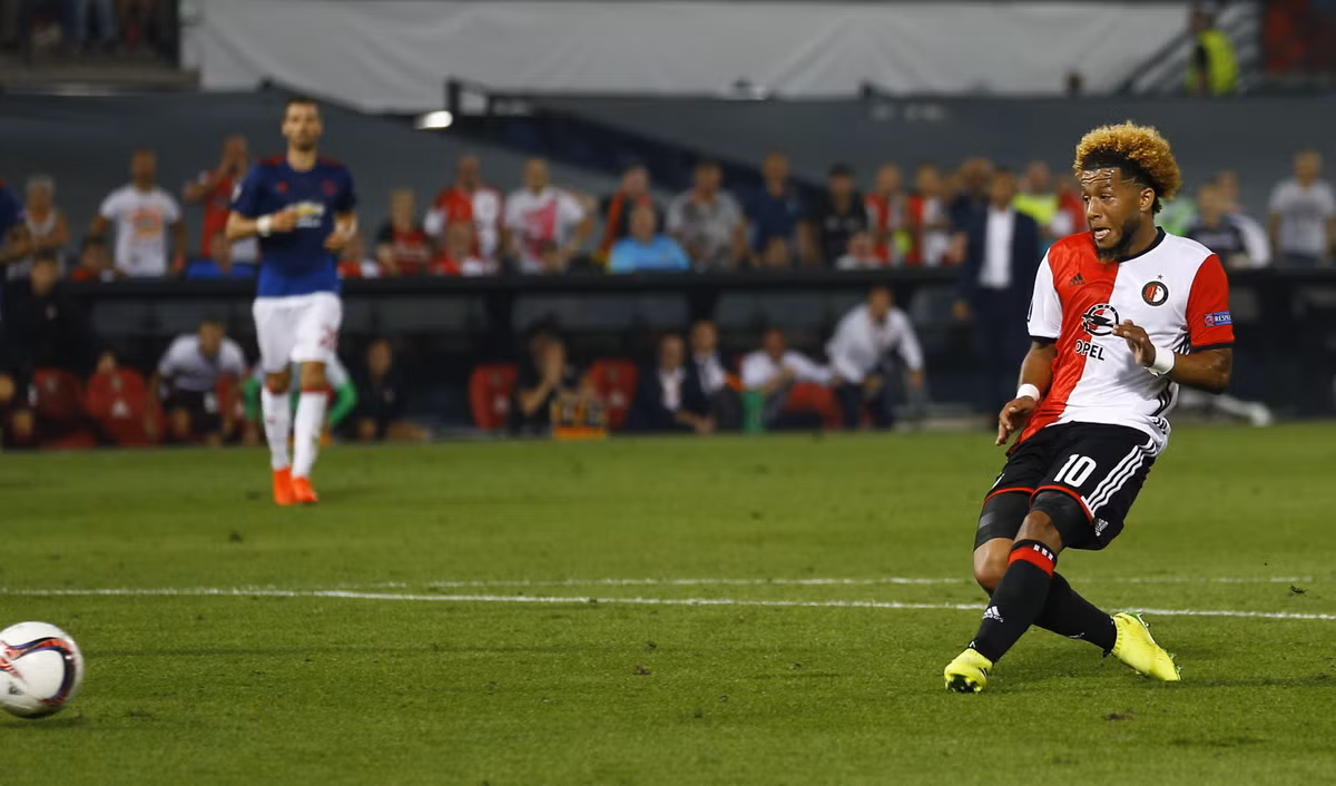 Tonny Vilhena là một tài năng mà bóng đá Hà Lan đã sản sinh ra trong thời gian qua. Tiền vệ công 21 tuổi của Feyenoord này có những chỉ sổ khá xuất sắc khi chiếm tới 73% số lần tranh chấp thành công trong 11 trận đấu của mùa giải này.