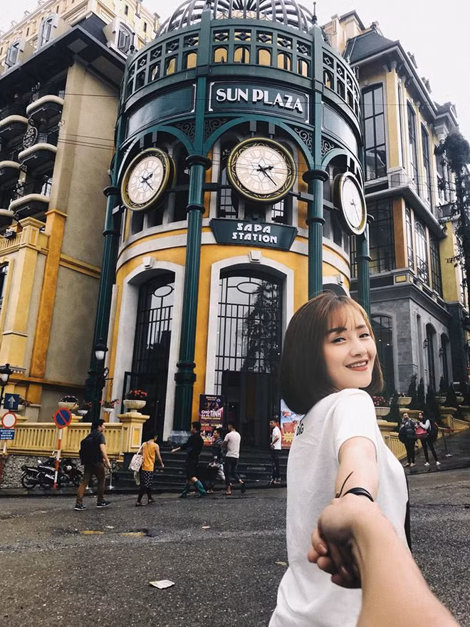 Không chỉ sở hữu vẻ đẹp, tòa nhà sống ảo ở Sapa còn sở hữu vị trí đắc địa ngay giữa ngã tư trung tâm thị trấn.
