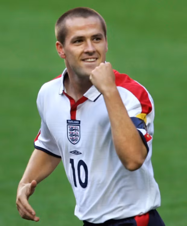 Với tốc độ siêu phàm, Michael Owen cũng ghi tên mình vào danh sách những cầu thủ có bàn thắng nhanh nhất những VCK Euro. Bàn thắng của cầu thủ này được ghi ở 2 phút 25 giây trong trận Anh thua Bồ Đào Nha với tỷ số 5-6 trên chấm 11m tại Euro 2004.