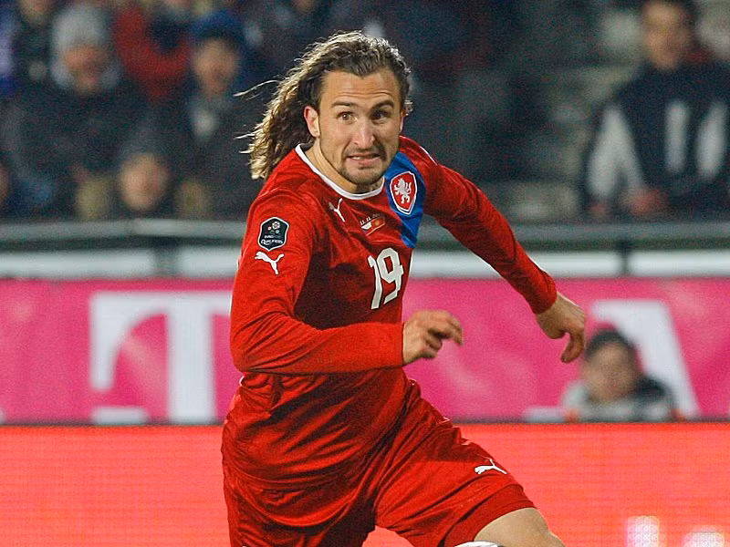 Euro 2012, Petr Jiracek chỉ cần 2 phút 14 giây để ghi bàn vào lưới của ĐT Hy Lạp.