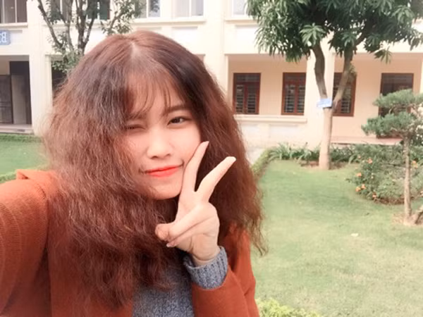 Nhu cầu làm đẹp, tân trang nhan sắc của hội chị em tăng mạnh vào dịp Tết. Cách đây vài tuần, các cô nàng đã rỉ tai nhau những địa chỉ làm đẹp để "tút tát" lại sao cho lộng lẫy nhất.