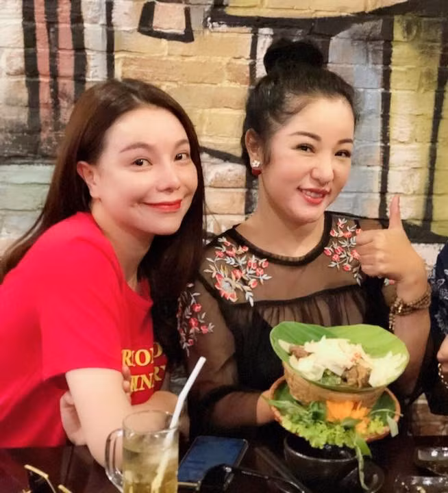 Ngo ngang voi guong mat “cung do” cua Tra Ngoc Hang
