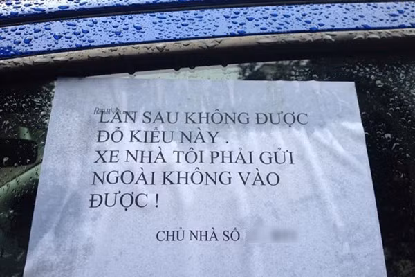 Chủ nhà phải khổ sở với trường hợp đỗ xe chắn cửa và dẫn chứng bằng việc xe nhà họ còn phải đi gửi ngoài.