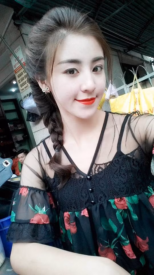 Những hình ảnh của hot girl bánh tráng Bảo Chi được truyền tải rất nhanh trên các phương tiện thông tin đại chúng tại đất nước Hàn Quốc sau bài viết của Koreaboo.com. Ảnh sử dụng trong bài: Koreaboo.com