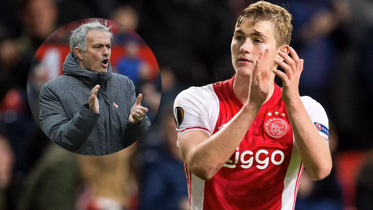 Mourinho thuyết phục De Ligt về M.U: Matthijs de Ligt đang là một trong những cái tên được giới truyền thông châu Âu nhắc đến nhiều nhất thời gian gần đây. De Ligt đang trưởng thành với tốc độ chóng mặt, trở thành trụ cột của Ajax dù mới 18 tuổi. Rất nhiều CLB lớn ở lục địa già đang tìm đến anh và đưa ra những đề nghị hấp dẫn. Ảnh: Goal