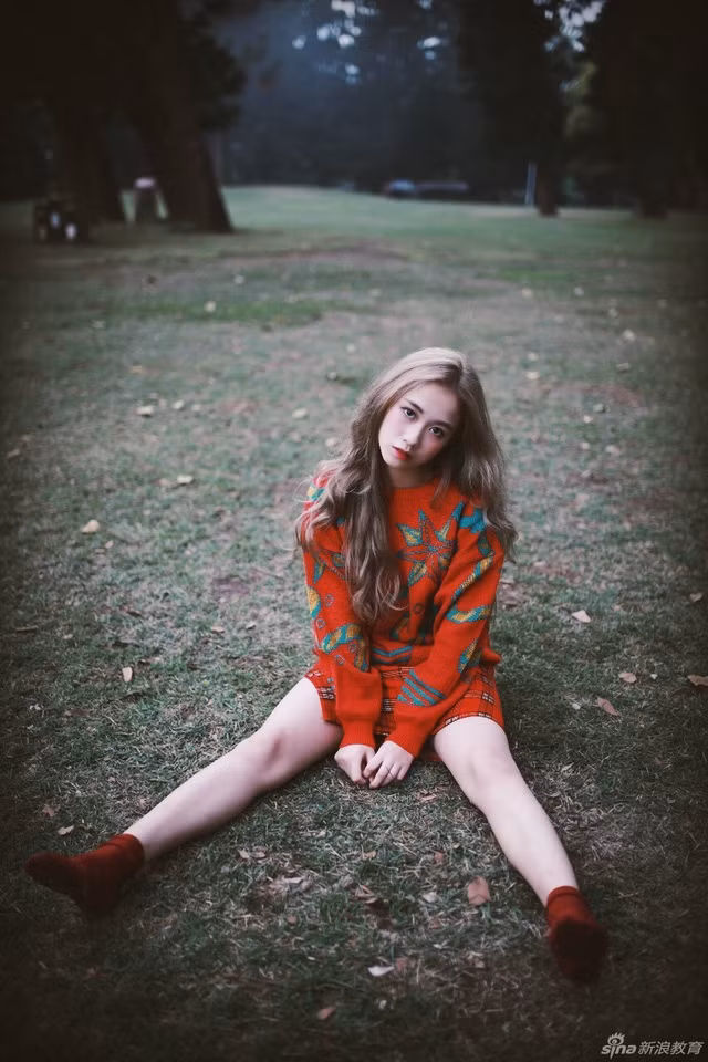 Hình ảnh vô cùng đẹp của cô giáo dạy múa xinh như hot girl Khang Du Thiến. Ảnh: Weibo.