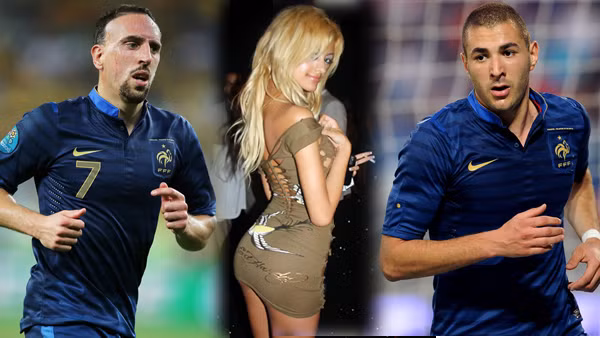 Sau World Cup 2014 tại Brazil, Benzema dính vào nghi án lên giường với gái gọi chưa đầy 18 tuổi có tên là Zahia Dehar. Dính vào nghi án này với Benzema còn có đồng đội tại ĐT Pháp của anh là Frank Ribery.