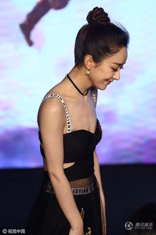 Hai nguoi dep Hoa ngu thang hang phong cach chi nho... tang can-Hinh-7