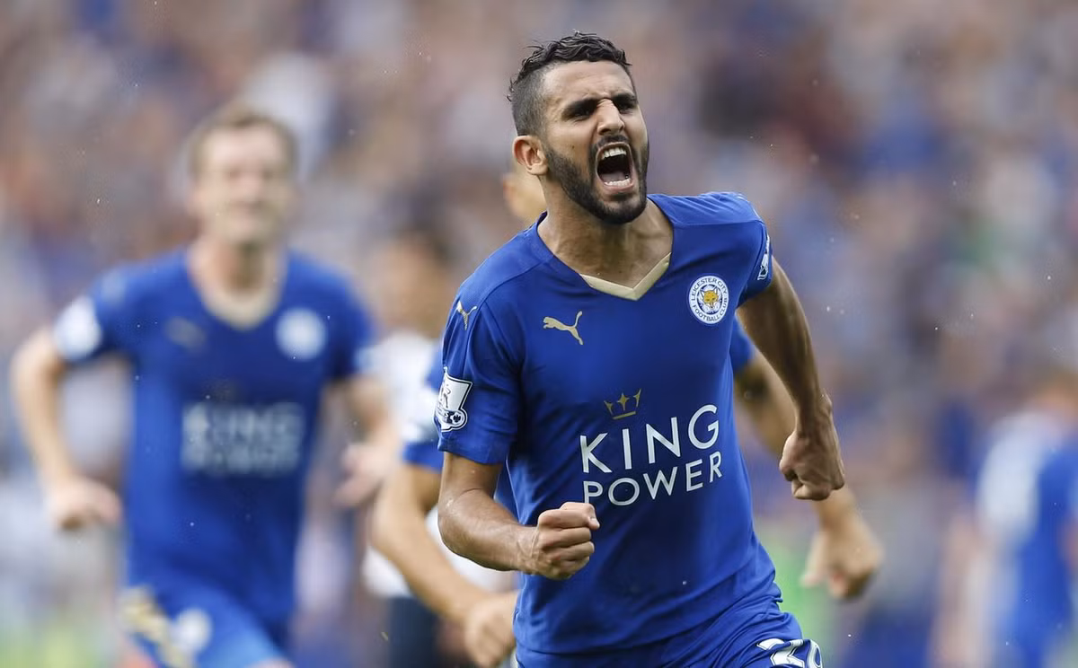 Cũng giống như Vardy, Riyad Mahrez là nhân tố giúp giúp Leicester City bay cao trên BXH giải Ngoại hạng Anh mùa giải 2015/2016. Mahrez có thể đảm nhiệm cả vai trò ghi bàn lẫn kiến tạo. Nếu như cứ mãi gắn bó với Leicester thì dường như tương lai của cầu thủ này đang bị lãng phí.