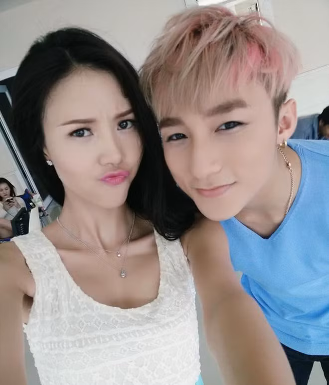 Vài năm trước khi đóng MV với Sơn Tùng M-TP, vòng 1 của Vũ Ngọc Châm còn khiêm tốn thế kia nhưng ở hiện tại thì nó chẳng hề mờ nhạt tí nào.