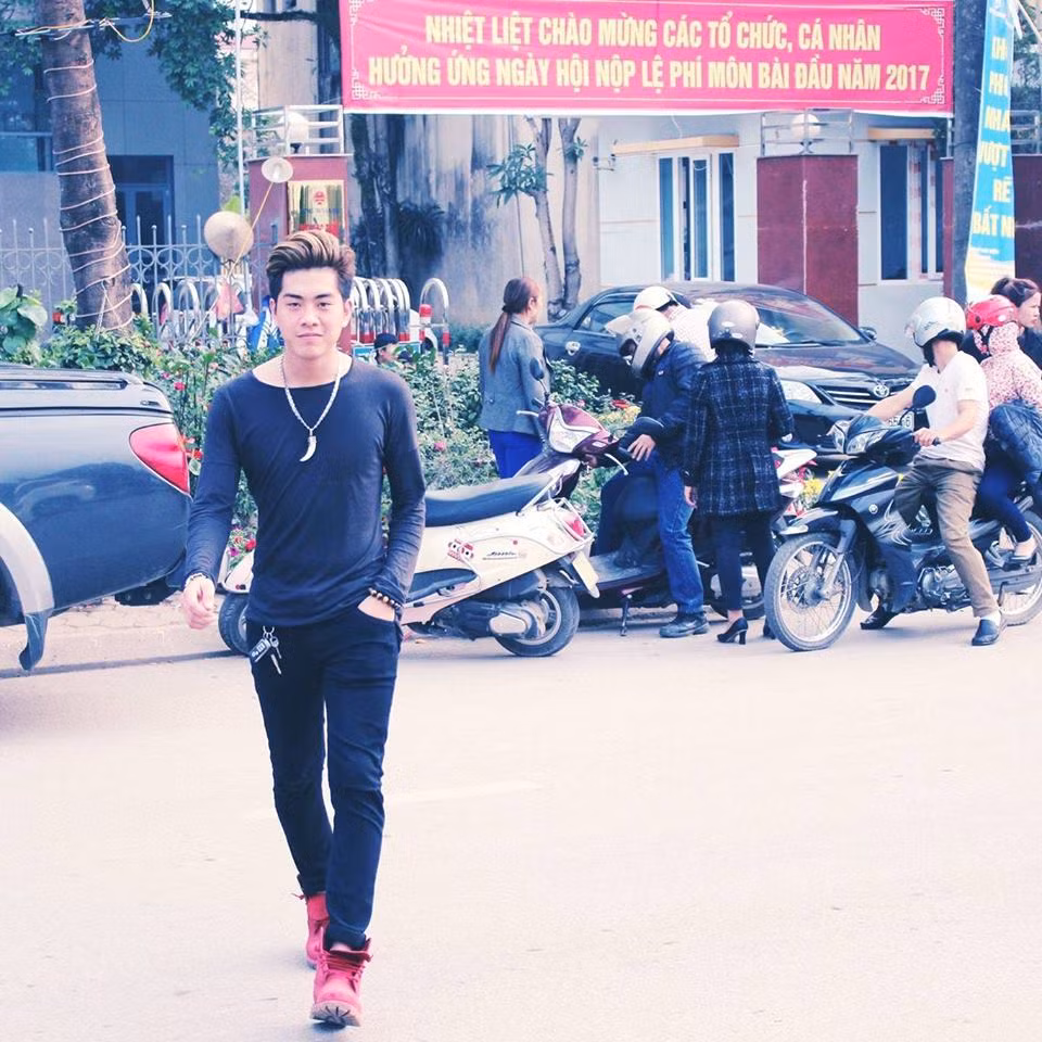 Cũng theo Nam Tiến, tráp quả mà cậu bê nặng đến 40 kg nên khi đặt tráp trên vai và di chuyển khoảng 200m từ đầu ngõ vào đến nhà, đây là một khoảng cách khá xa.