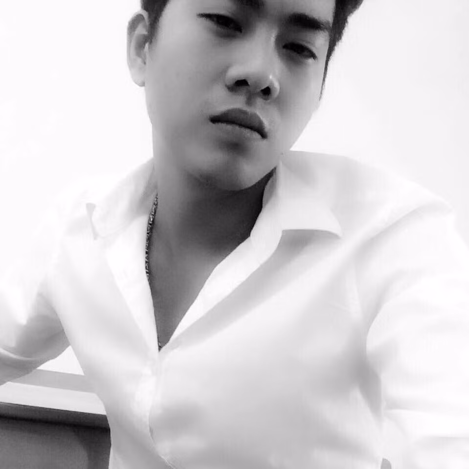 Được biết, vì tướng người cao to nên khi nhận lời bê tráp cho một người em quen biết, Tiến đã được giao cho nhiệm vụ bê tráp hoa quả.
