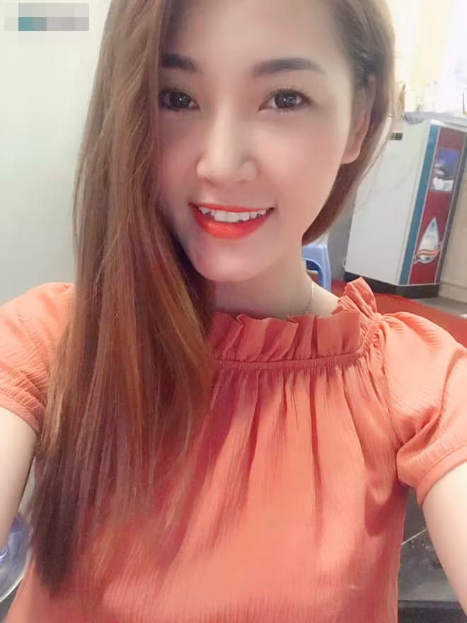 Do cô gái đã chụp hình quá thân mật với Công Phượng. Số khác nghĩ, cô nàng muốn gây chú ý nên chụp ảnh. Thậm chí, nhiều người nghi đây là bạn gái mới của tiền đạo sinh năm 1995.