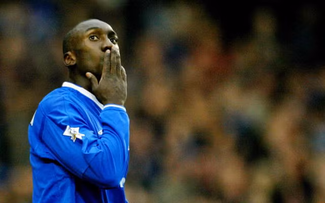 Khi còn thi đấu cho Leeds United, Jimmy Floyd Hasselbaink cũng từng là vua phá lưới mùa giải Premier League 1998/1999 với 18 bàn thắng.