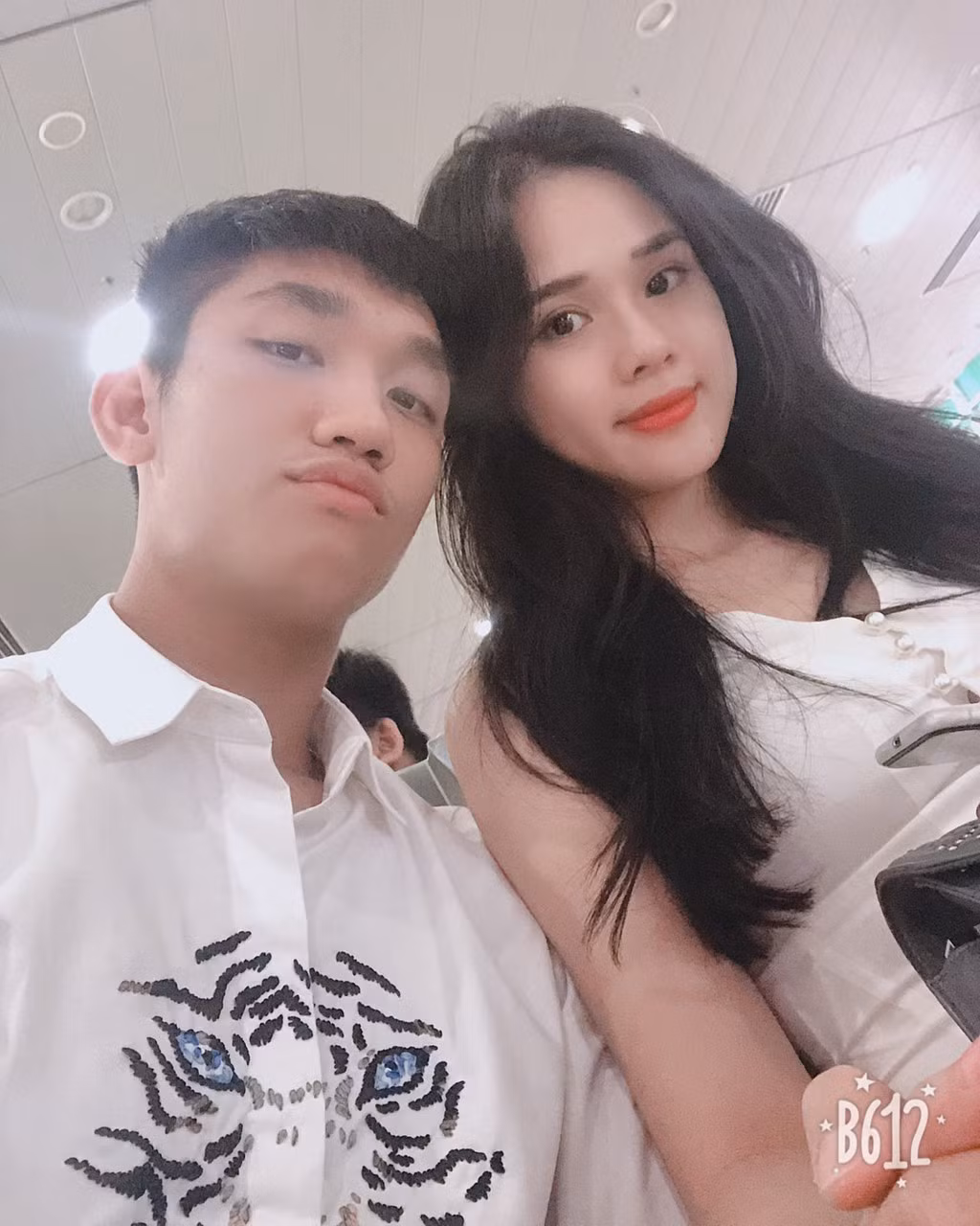 Kể từ đó, Huyền Trang được biết đến với cái tên bạn gái Trọng Đại và cặp đôi này thường xuyên chia sẻ ảnh chụp chung cũng như viết những lời tình cảm về nhau trên MXH.