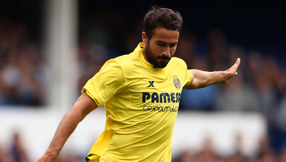 Mario Gaspar là sản phẩm thượng hạng của lò đào tạo Villarreal. Đã dành toàn bộ sự nghiệp của mình để cống hiến cho màu áo Tàu ngầm vàng cho đến nay. Mới 25 tuổi nhưng đã ra sân 170 trận ở đấu trường La Liga. Đang là một trong những hậu vệ tài năng nhất xứ sở Bò tót.