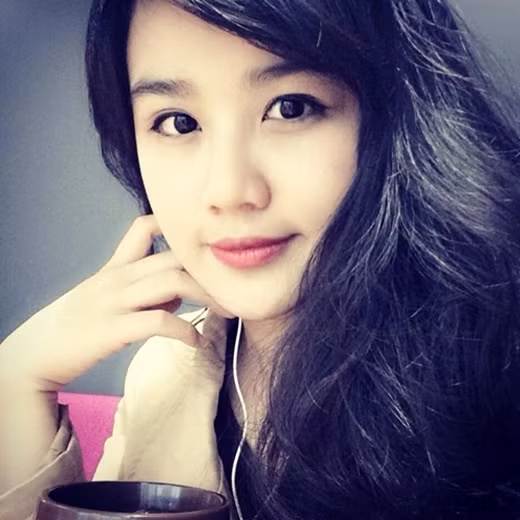 Suzie Luong tên đầy đủ là Lương Minh Tâm sinh năm 1995, tại Thái Bình, hiện là du học sinh năm 2, ngành Business, Đại học La Trobe University, Australia. Trước đây, 9X từng theo học THPT Chuyên Thái Bình và Học viện Ngân hàng tại Hà Nội.