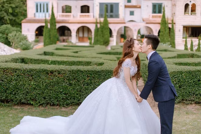 Ở thời điểm hiện tại, Kim Nhã cố gắng giữ những vấn đề riêng tư cho mình. Trước những khoảnh khắc này, rất nhiều fan đã để lại lời chúc mừng với mong muốn cô hot girl này sẽ hạnh phúc hơn ở cuộc hôn nhân thứ hai.