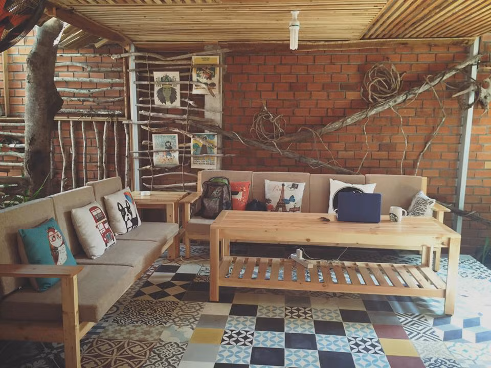 Peace House là homestay nằm trong một con đường nhỏ vắng người qua lại thuộc phường 10 đảo Phú Quốc, cách chợ Dương Đông khoảng 10 phút đi xe máy.