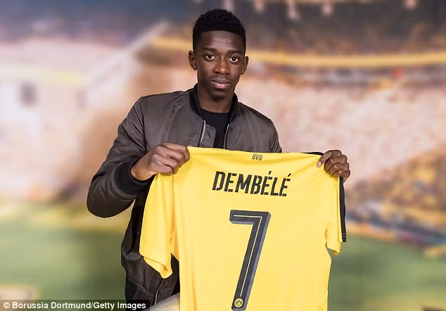 Để mất khá nhiều trụ cột như Gundogan, Matt Hummel, Dortmund ngay lập tức bổ sung cho mình cầu thủ Dembele từ Stade Rennais với giá 15 triệu bảng.