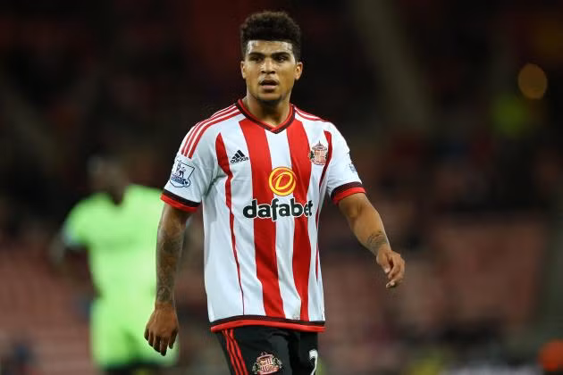 Deandre Yedlin là người mắc lỗi trực tiếp trong bàn thua đầu tiên của Sunderland trong trận đấu với Arsenal. Cầu thủ người Mỹ này tỏ ra bất lực khi theo kèm Joel Campbell bên phía "Pháo thủ thành London".