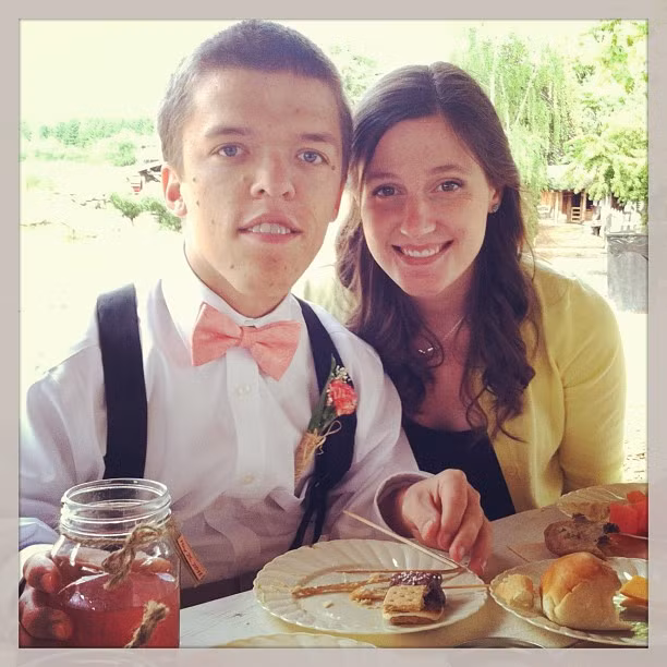 Sau hơn một năm làm lễ đính hôn (tháng 4/2014), cả hai giờ đã chính thức thuộc về nhau.