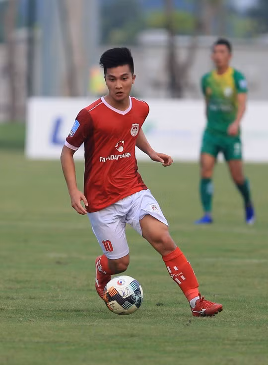 Ngày 28/5, HLV tạm quyền Kim Han Yoon đã công bố danh sách 30 cầu thủ tập trung của U23 Việt Nam chuẩn bị cho trận giao hữu với U23 Myanmar sắp tới.