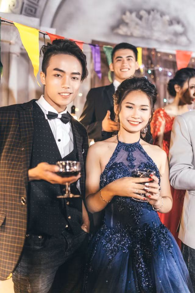 Khi “Rich kid Viet” chup anh ky yeu, tien chua bao gio la quan trong