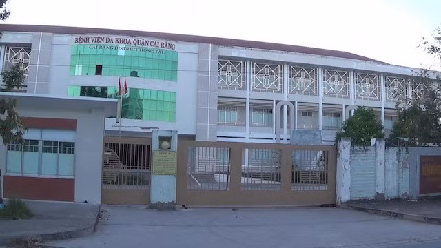 Bệnh viện Cái Răng, nơi nam nhân viên khai tự thực hiện việc tháo rời chi chân trái. Ảnh: Minh Anh.