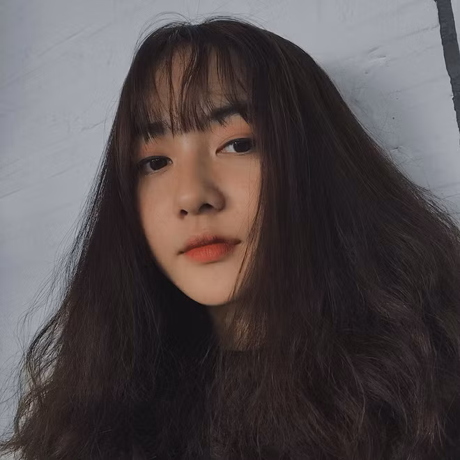 Theo tìm hiểu thì cô bạn 16 tuổi này học rất giỏi và là gương mặt quen thuộc trong các hoạt động văn nghệ của trường.