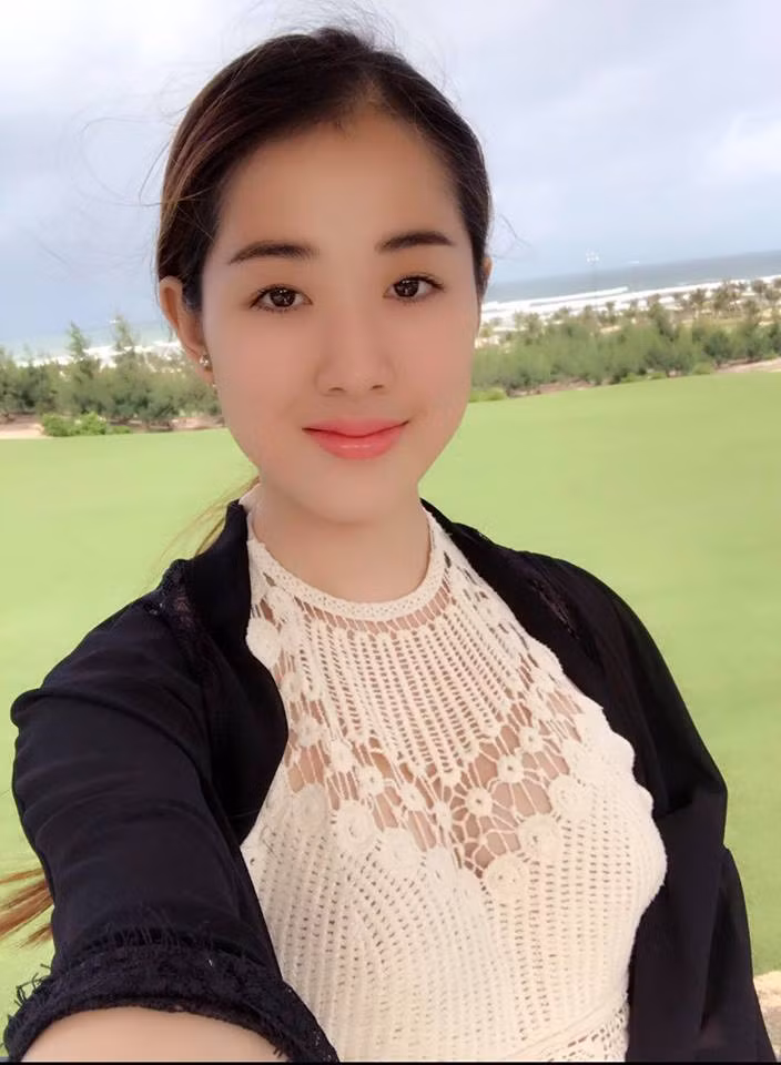 Chính vì sự thay đổi quá ngoạn mục này mà không ít người cho rằng Tây Thy đã can thiệp "dao kéo". Tuy nhiên, cô bạn này đã chính thức lên tiếng rằng mình giảm cân do nỗ lực bản thân chứ không hề động đến việc phẫu thuật thẩm mỹ.
