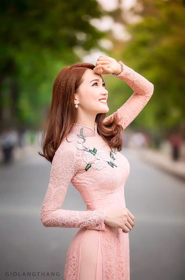 Trên trang cá nhân của Ngọc Nữ, cô bạn này có tới hơn 11.000 người theo dõi và không thiếu những bức ảnh khoe nhan sắc khiến dân mạng, đặc biệt là cánh mày râu phải "phát thèm".