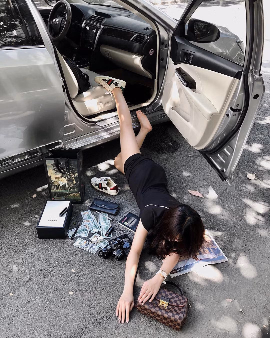 Đã từng gặp Thanh Ngân ở ngoài đời, ấn tượng của nhiều người là cô nàng hơi tròn trịa hơn trên mạng nhưng lại có vẻ đáng yêu và cuốn hút khó cưỡng.