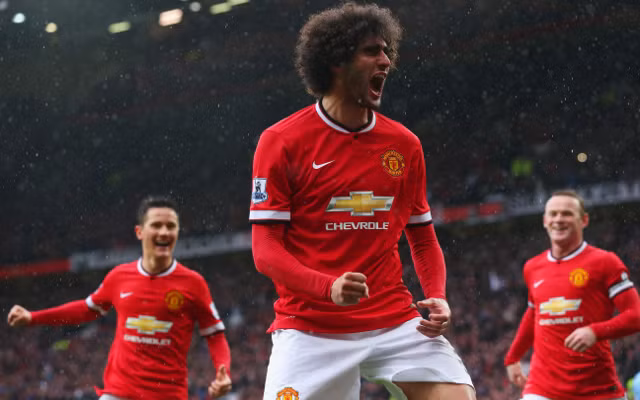 Mùa giải vừa qua được coi là mùa giải lột xác của Marouane Fellaini. Dưới bàn tay của Luis Van Gaal, Marouane Fellaini đã thay đổi rất nhiều. Chính ngôi sao đầu xù người Bỉ này đã làm NHM Man United tạm nguôi ngoai nỗi nhớ Michael Carrick.