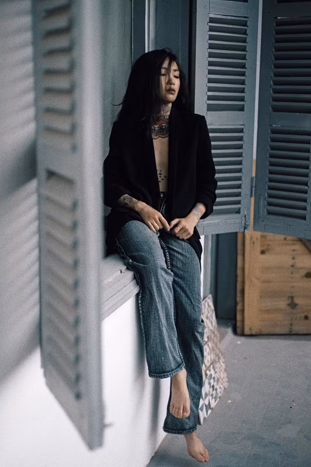 Nguyễn Ngọc Anh (sinh năm 1988) - nickname Na Bia, có lẽ là tên không còn xa lạ đối với nhiều người, đặc biệt là trong giới những người làm nghề xăm nghệ thuật. Ảnh sử dụng trong bài: Dạ Miêu.