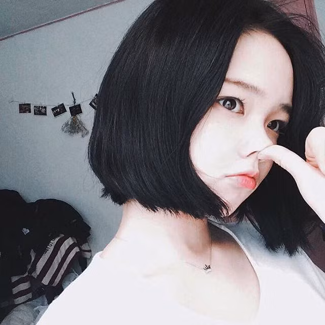 Mặc dù được nhiều người biết tới nhưng thông tin về cô nàng có nickname Hwa Min này loại quá ít ỏi ngoài cái tên và địa chỉ email được chia sẻ trên trang cá nhân.