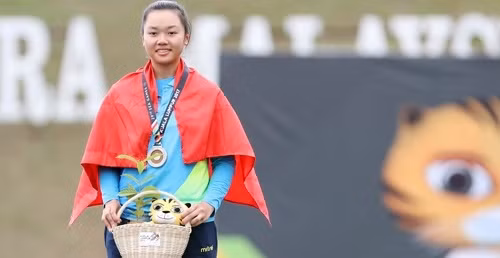 Sau khi giành được tấm HC mở hàng cho đoàn thể thao Việt Nam tại SEA Games 2017, Châu Kiều Oanh chia sẻ rằng cô rất vinh hạnh và tự hào đã giành được huy chương về cho đoàn Việt Nam. Đây sẽ là động lực để cô bạn 9X này và các đồng đội cố gắng ở những nội dung thi tiếp theo.