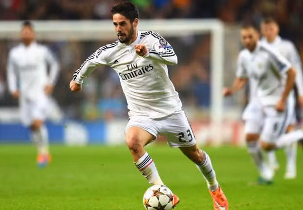 Isco nói về tin đồn đến Real Madrid: Isco dù xuất sắc nhưng không thường xuyên được sử dụng trong đội hình chính một phần vì sự ổn định của bộ đôi Toni Kroos và Luka Modric. Có tin đồn cho rằng Barcelona sẵn sàng giang rộng vòng tay đón Isco. Sau trận đấu với Gijon tại La Liga, Isco đã chính thức lên tiếng về tương lai: "Tôi phải làm rõ chuyện này, tôi muốn được ở lại chơi bóng cho Real thêm vài năm nữa. Cả CLB và tôi sẽ sớm đưa ra những quyết định đúng đắn."