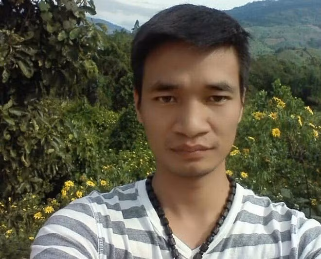 Lệ Rơi (Nguyễn Đức Hậu, sinh năm 1987) trở thành hiện tượng mạng năm 2014 với các clip cover "khó đỡ" nhưng thu hút người xem. Sau đó, 8X Nam tiến với hy vọng dấn thân vào showbiz nhưng không thành.