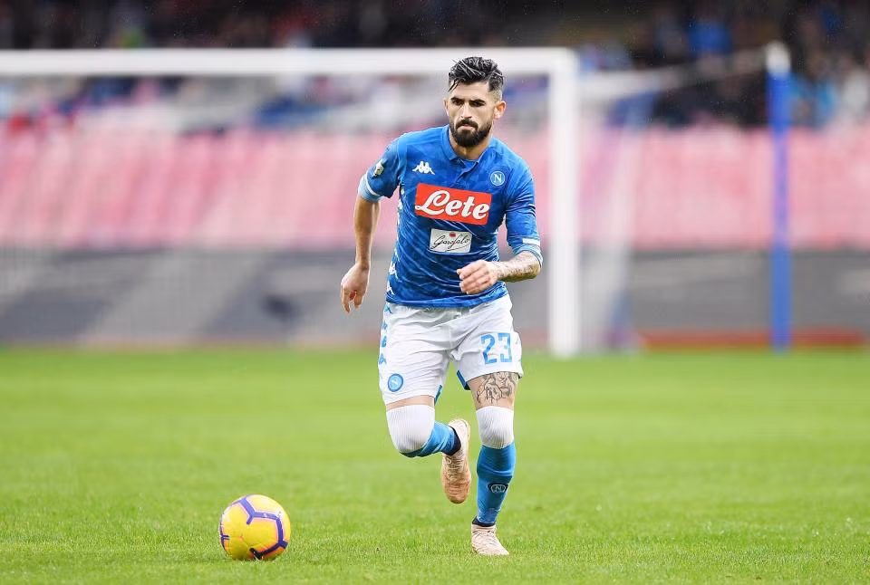 Nguồn tin từ Mirror cho hay, Chelsea đang lên kế hoạch chiêu mộ tiền vệ Elseid Hysaj của Napoli ở phiên chợ mùa Đông.