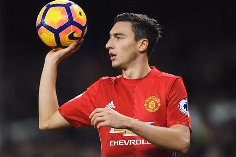 Kênh ESPN đưa tin, Matteo Darmian sẽ chia tay MU để trở về Serie A chơi bóng trong màu áo Inter Milan.